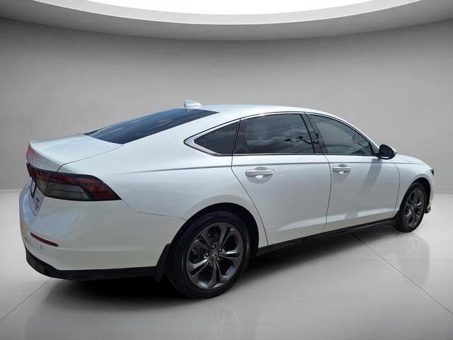 Used 2023 Platinum White Pearl Honda EX-L image 5