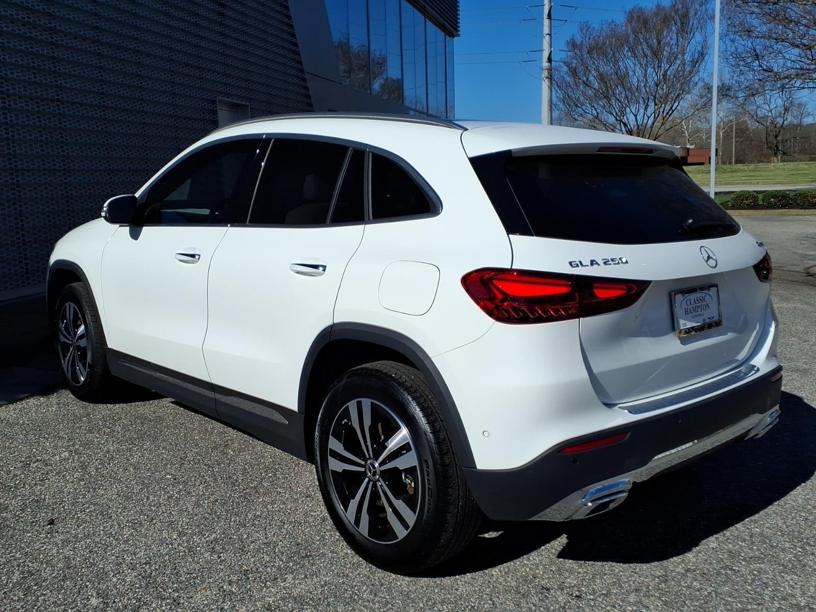 Used 2025 Polar White Mercedes-Benz GLA 250 image 10