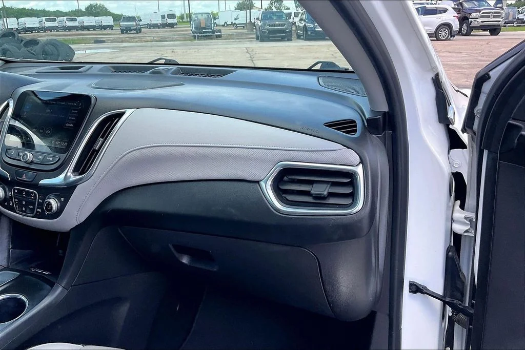 Used 2020 White Chevrolet Premier image 23