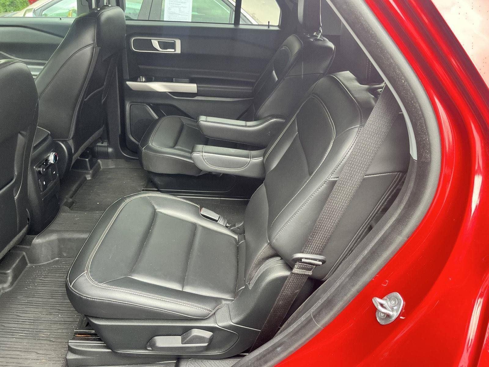 Used 2022 Rapid Red Metallic Tinted Clearcoat Ford XLT image 10