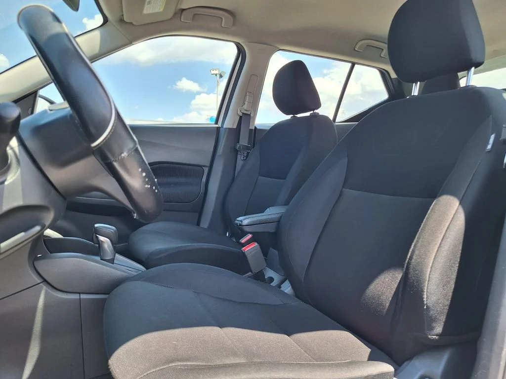 Used 2025 White Nissan S image 21
