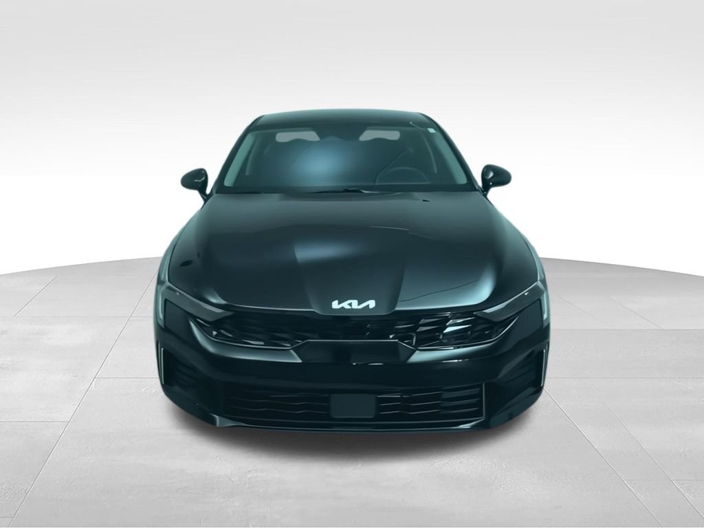 Used 2026 Black Kia LXS image 4