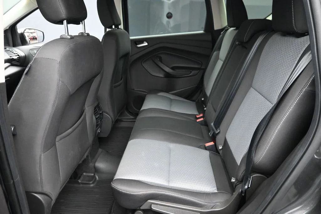 Used 2019 Gray Ford SE image 12