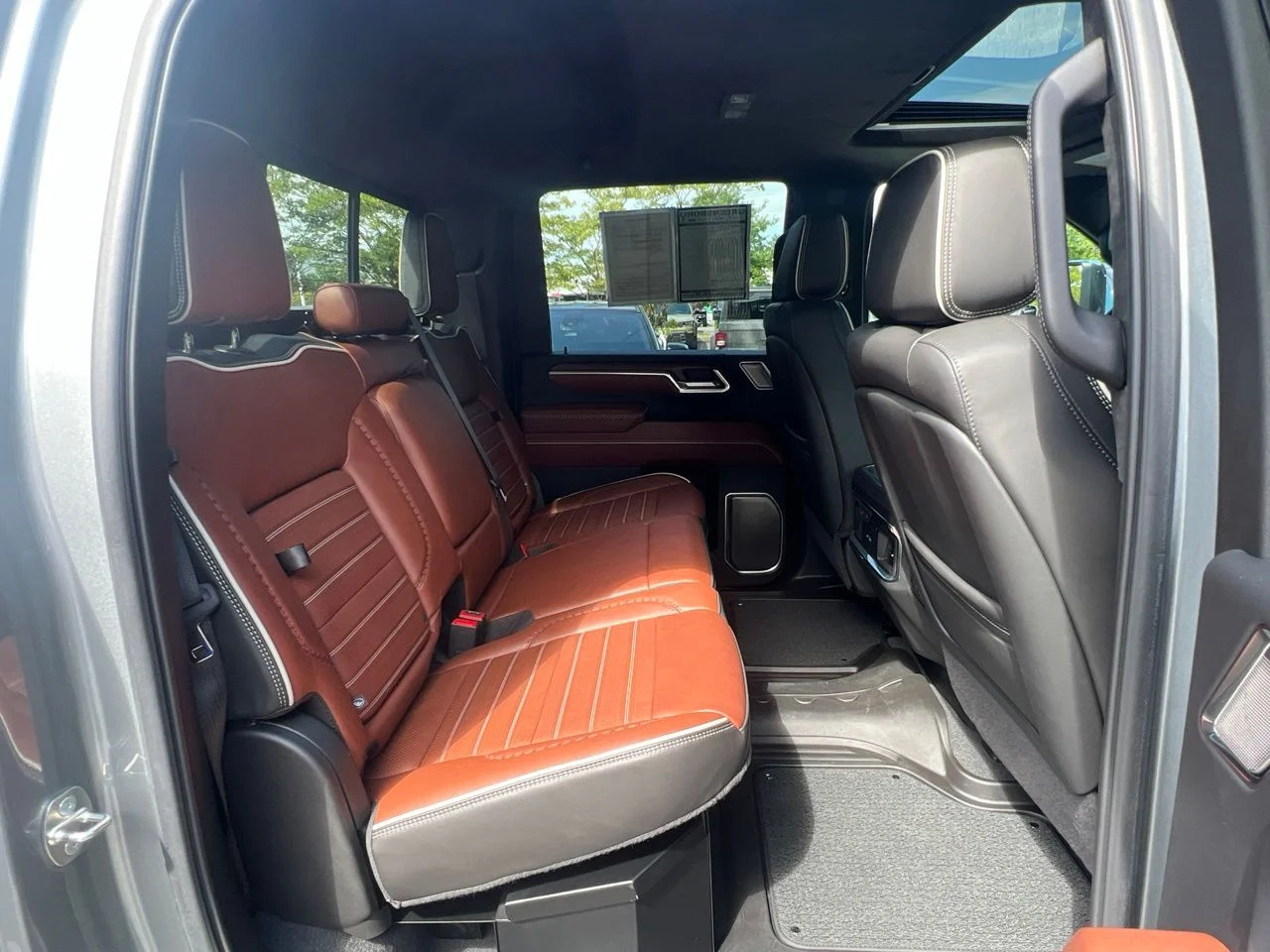 Used 2024 Silver GMC Denali Ultimate image 25