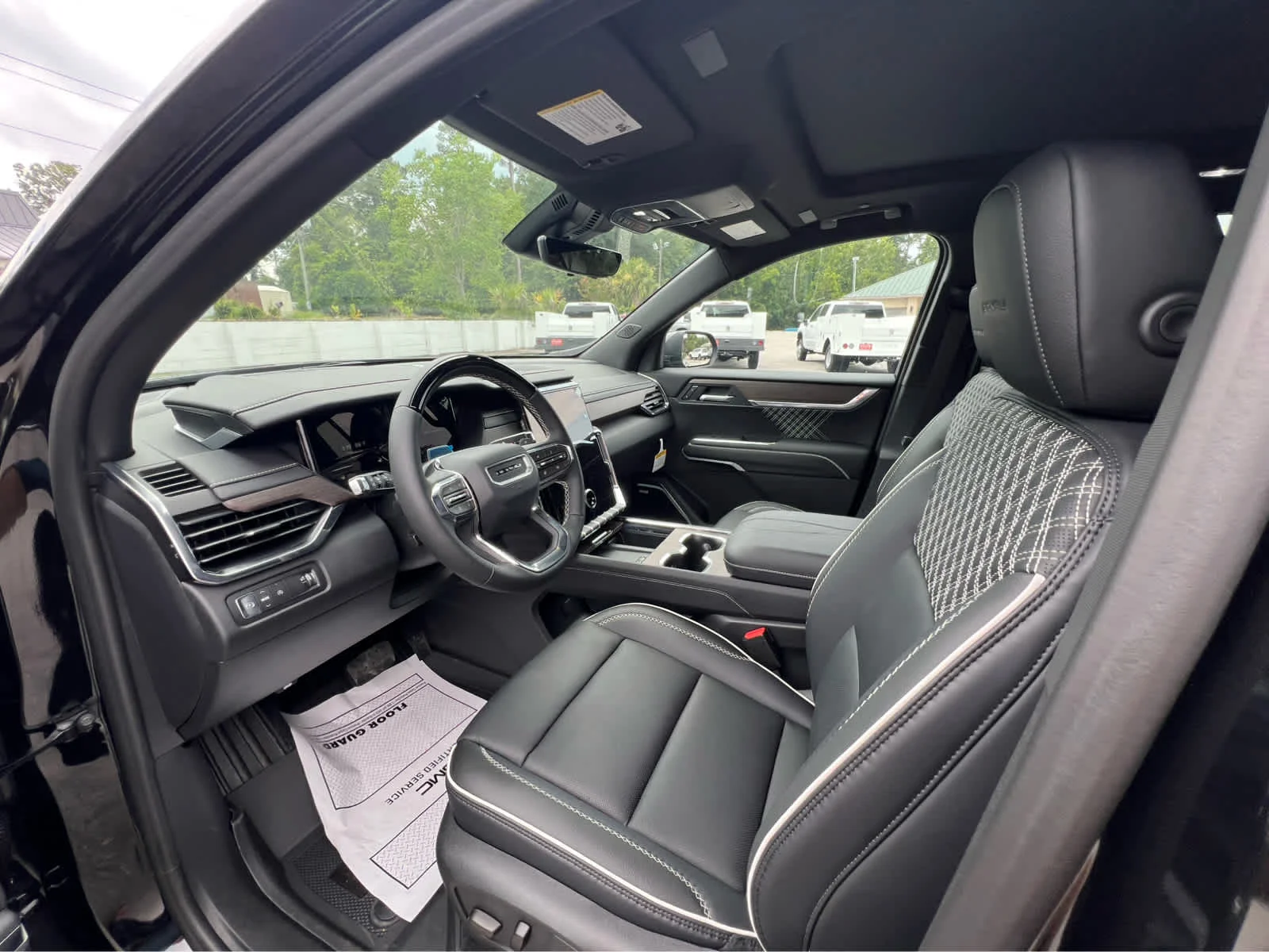 2026 GMC Acadia Denali - Photo 8
