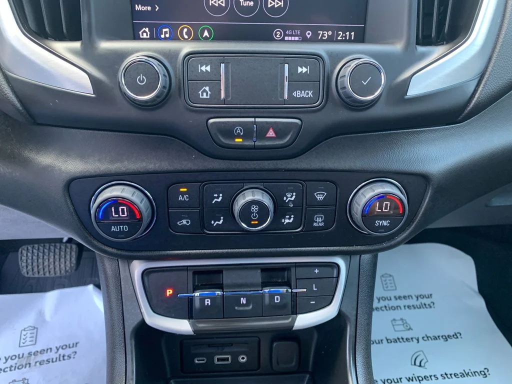 Used 2022  GMC SLT image 25