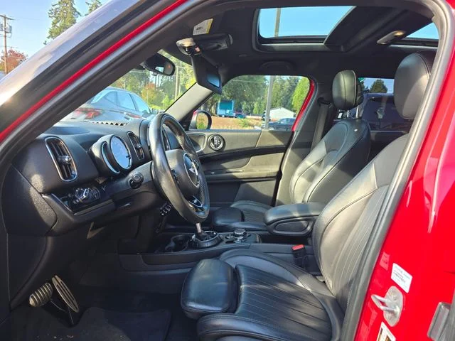Used 2018 Chili Red MINI Base image 20