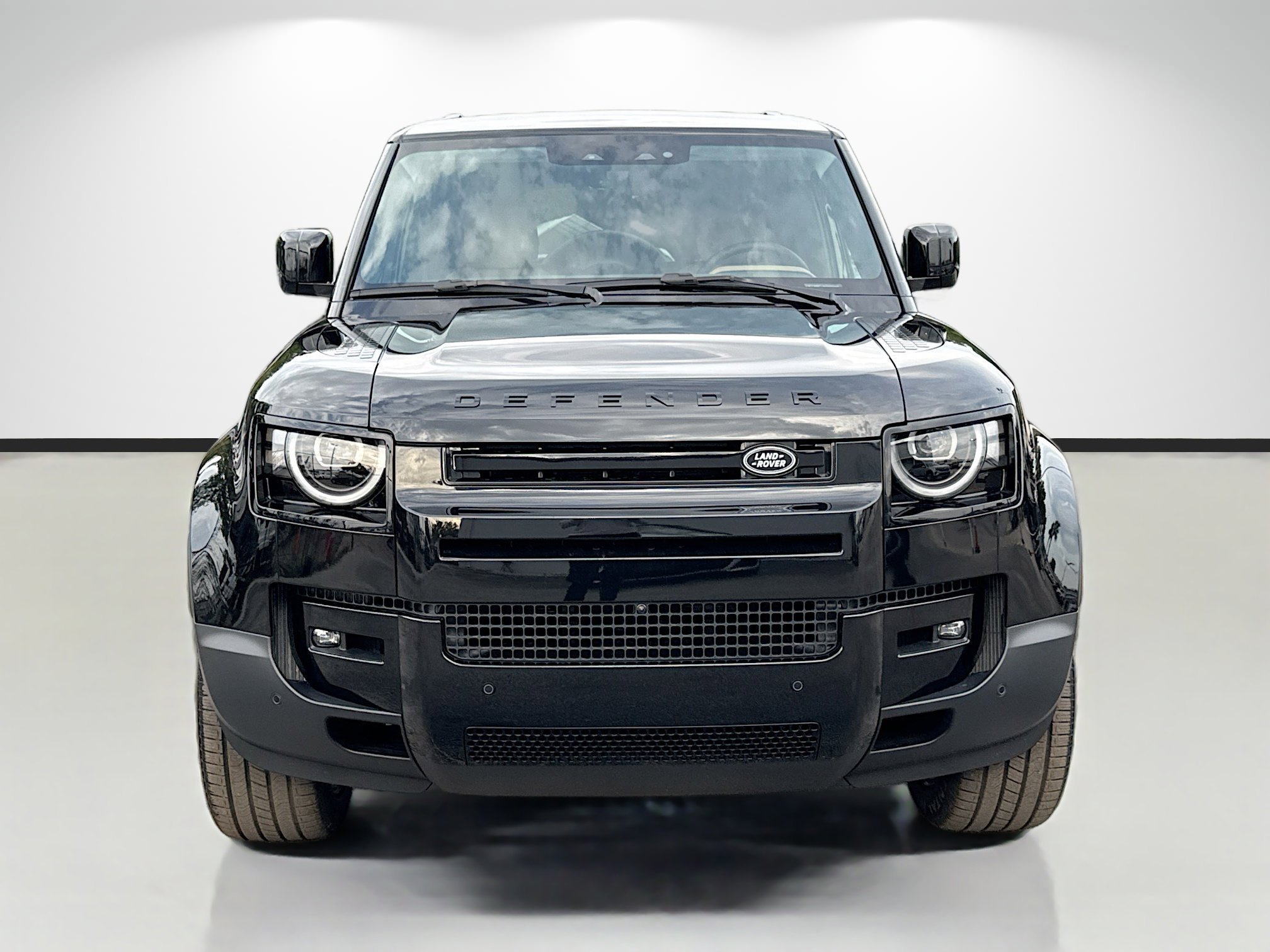 New 2026 Santorini Black Land Rover S image 8
