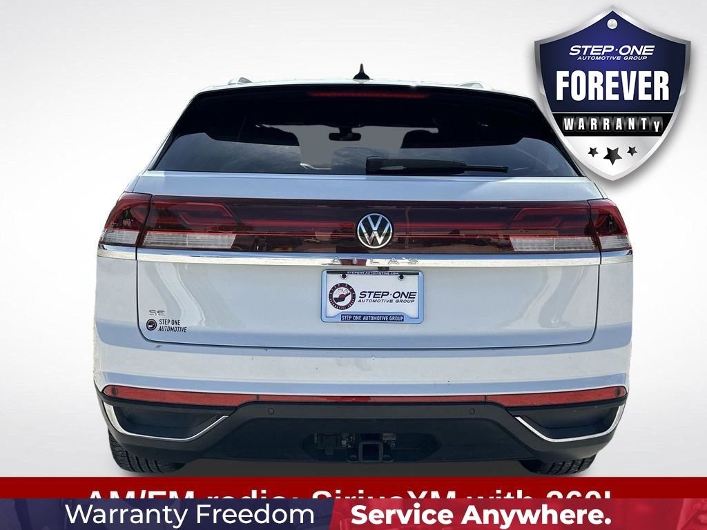 Used 2025  Volkswagen 2.0T SE w/Technology image 6