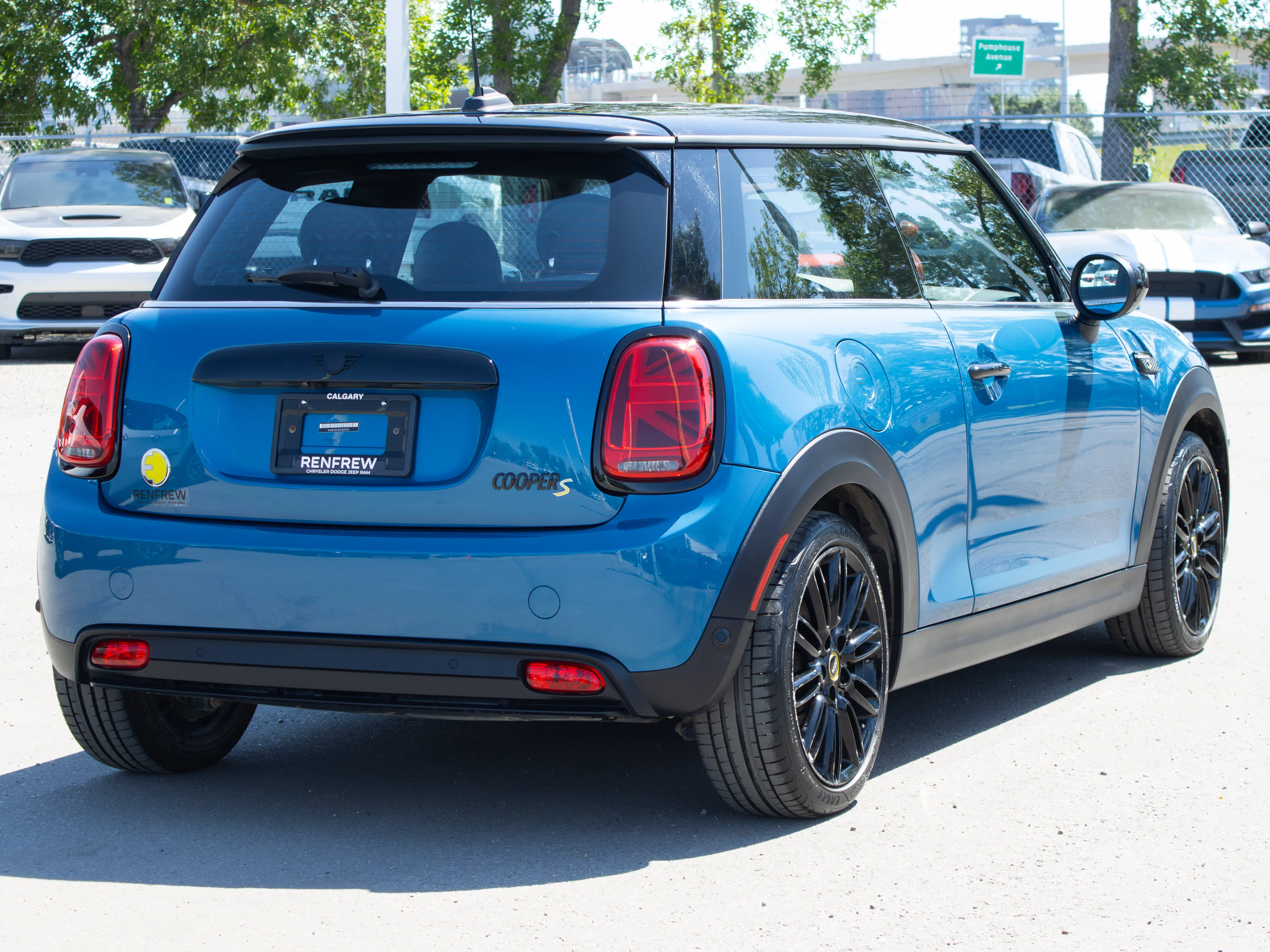 Used 2022 Blue MINI Cooper SE* | All-Electric | Heated Seats | Heated Steering Wheel | Navigation | Back-Up Camera | image 14