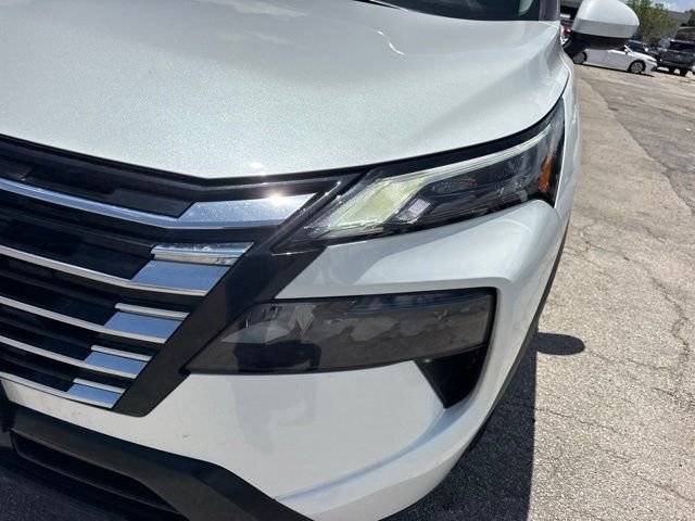 2024 Nissan Rogue SV - Photo 9