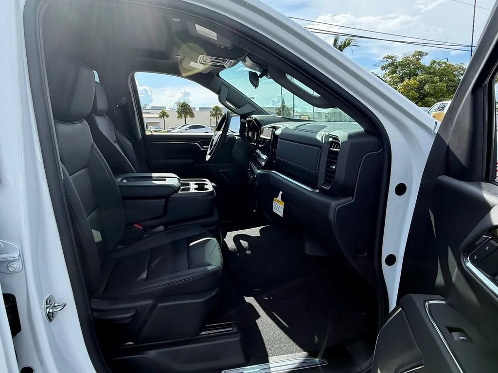 New 2026 Summit White Chevrolet LT image 10
