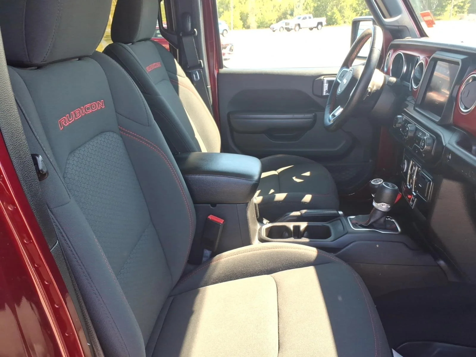 Used 2021 Snazzberry Pearlcoat Jeep Unlimited Rubicon image 16