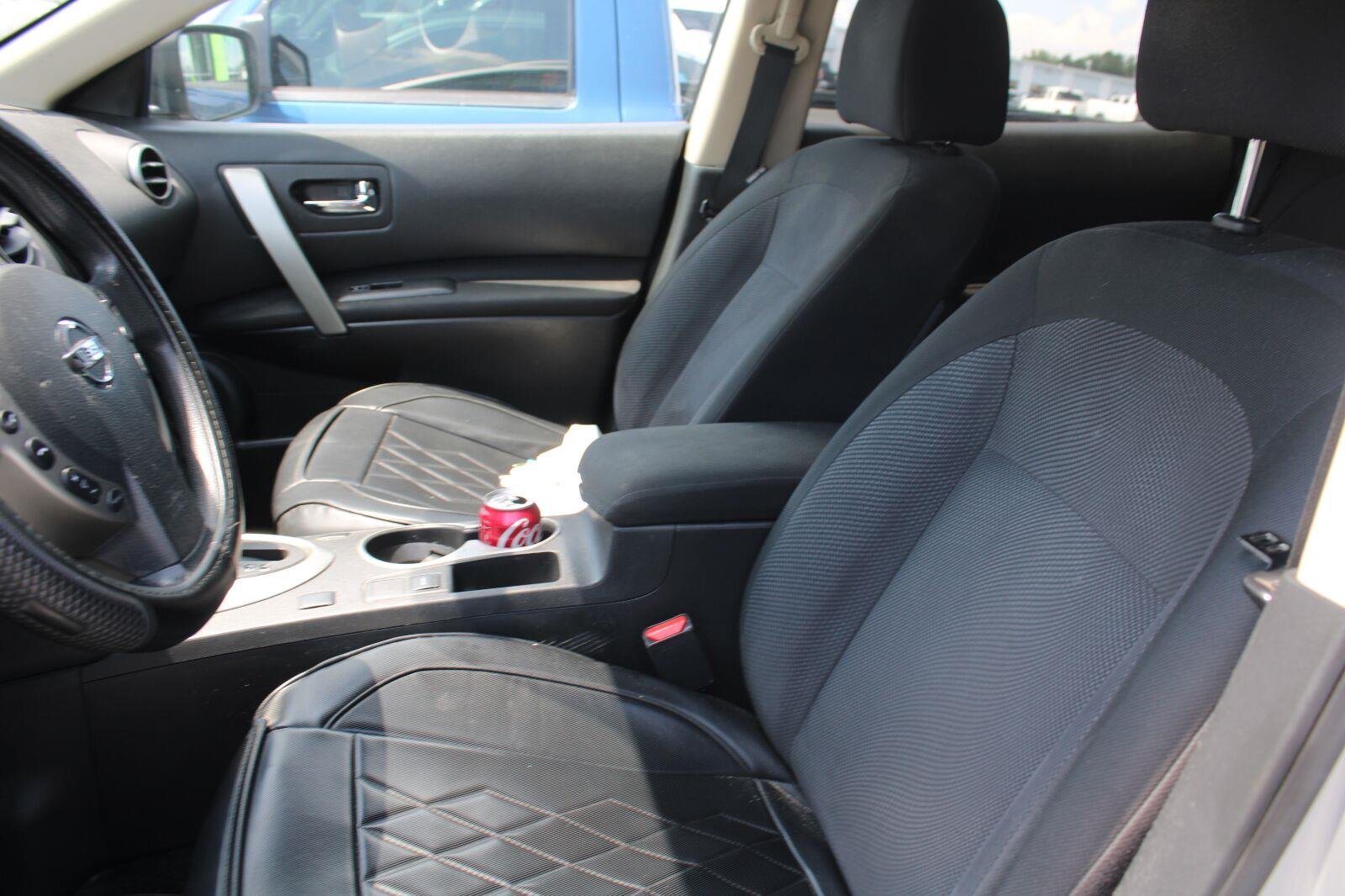 Used 2015 Brilliant Silver Nissan S image 8