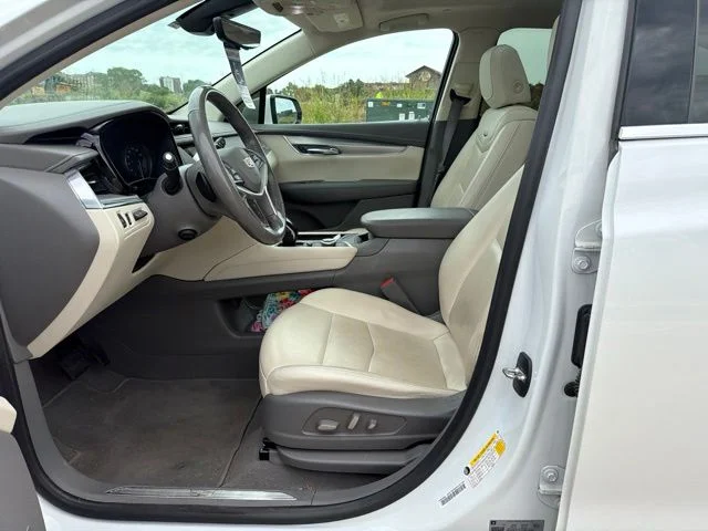 Used 2021 White Cadillac Premium Luxury image 9