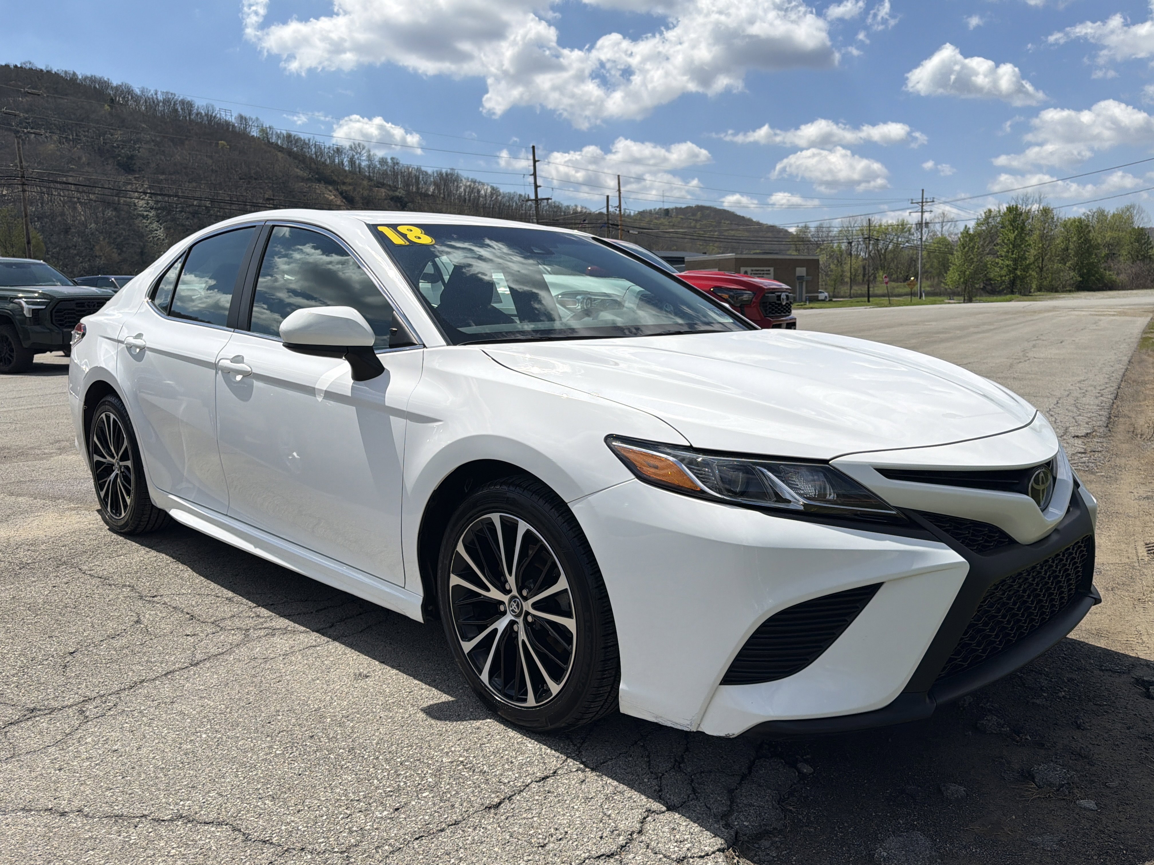 Used 2018 Toyota Camry SE with VIN 4T1B11HK1JU130408 for sale in Franklin, PA