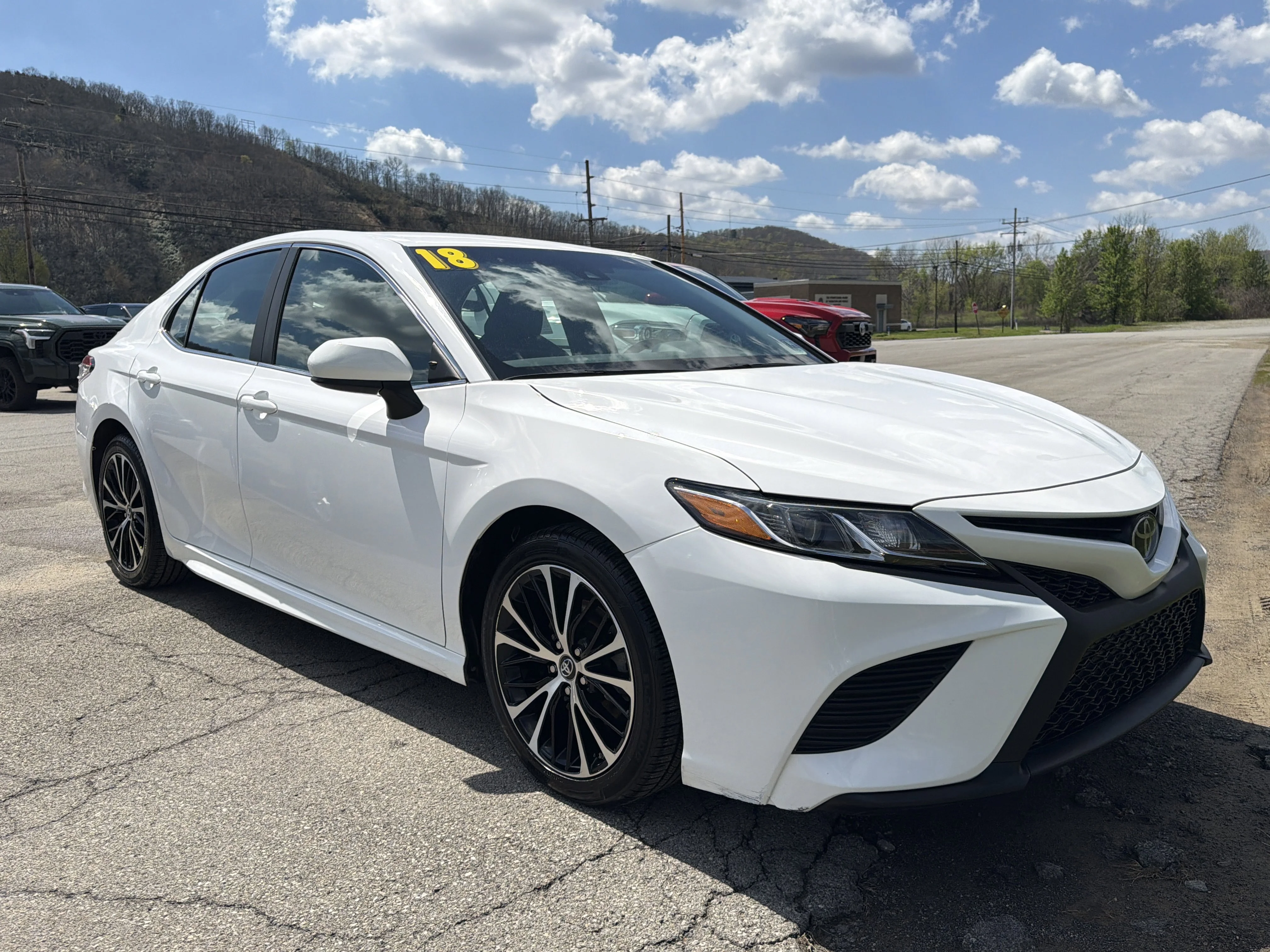 Used 2018 Toyota Camry SE with VIN 4T1B11HK1JU130408 for sale in Franklin, PA