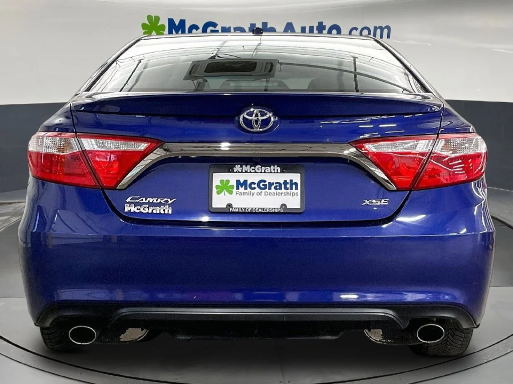 Used 2016 Blue Toyota XSE V6 image 6