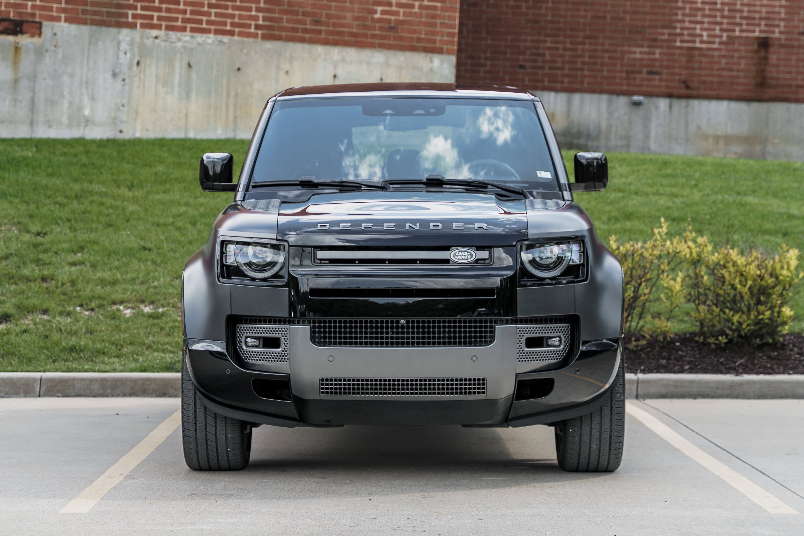 Used 2024 Carpathian Grey Premium Metallic Land Rover Carpathian Edition image 31