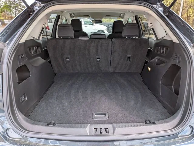 Used 2024 Blue Ford SE image 28