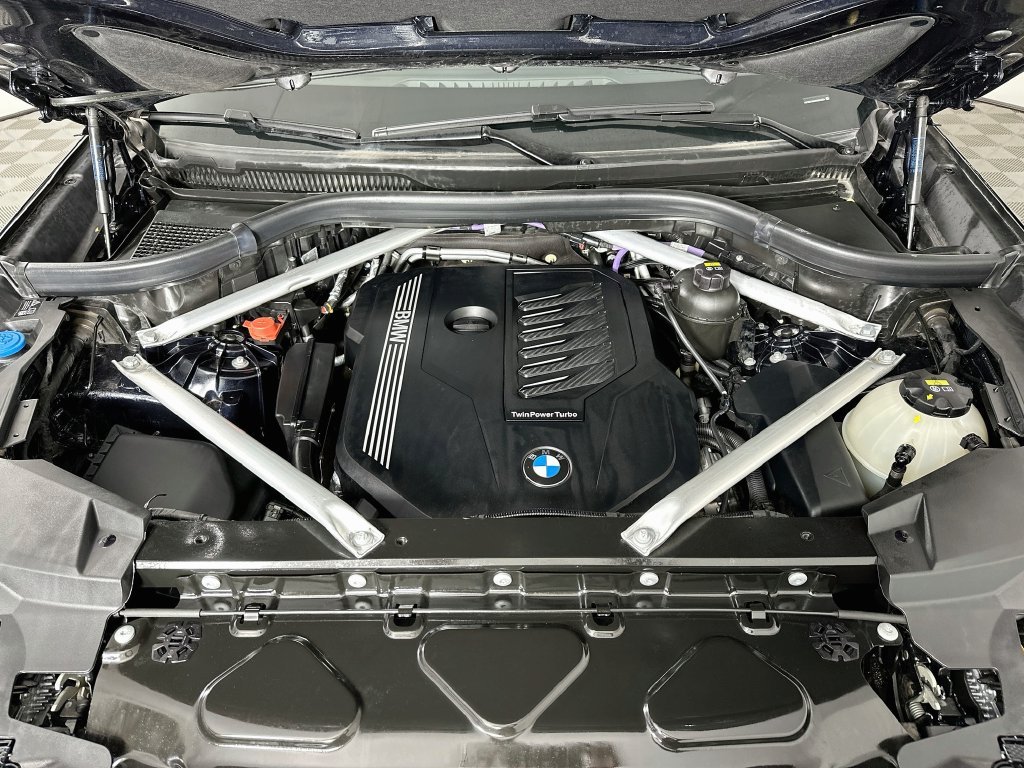 Used 2021 Carbon Black Metallic BMW xDrive40i image 32
