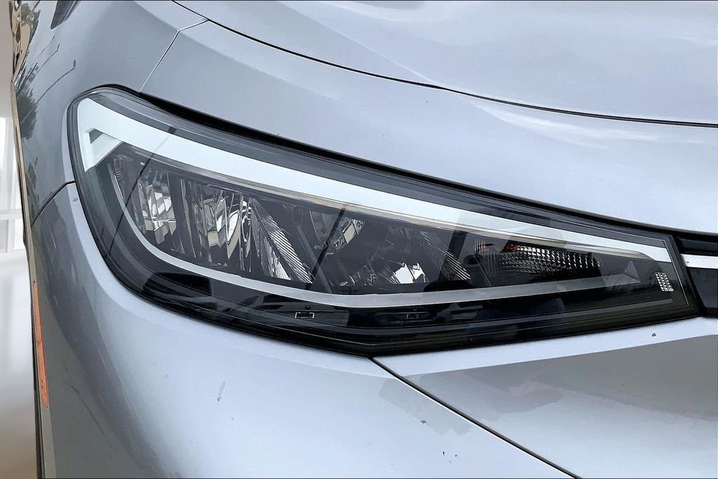 Certified Used 2023 Silver Mist Metallic Volkswagen Pro image 28