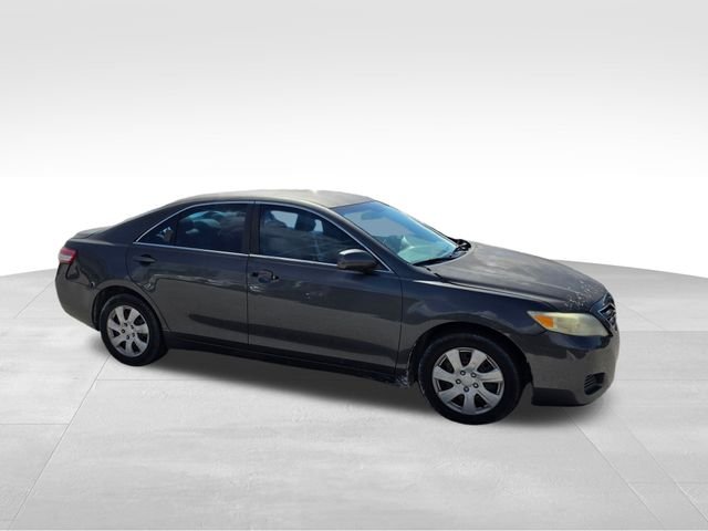Used 2011 Gray Toyota LE image 2