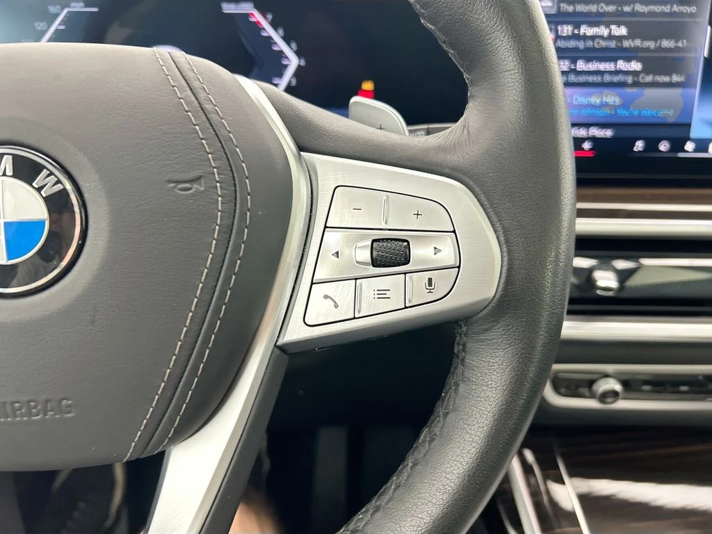 Used 2026 White BMW xDrive40i image 12