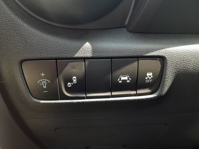 2021 Hyundai Kona SEL - Photo 18