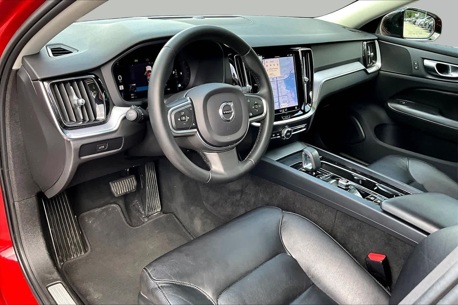 Used 2023  Volvo Core Dark Theme image 18
