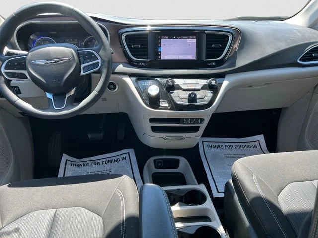 Used 2023 Silver Chrysler LX image 10