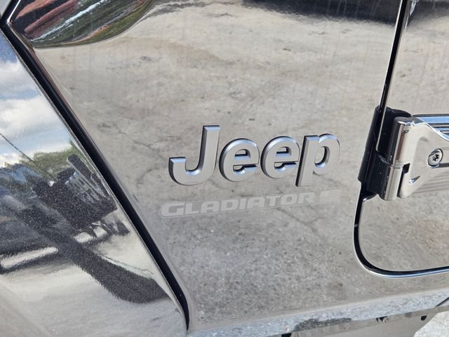 New 2026 Black Clear-Coat Exterior Paint Jeep Sport S image 10
