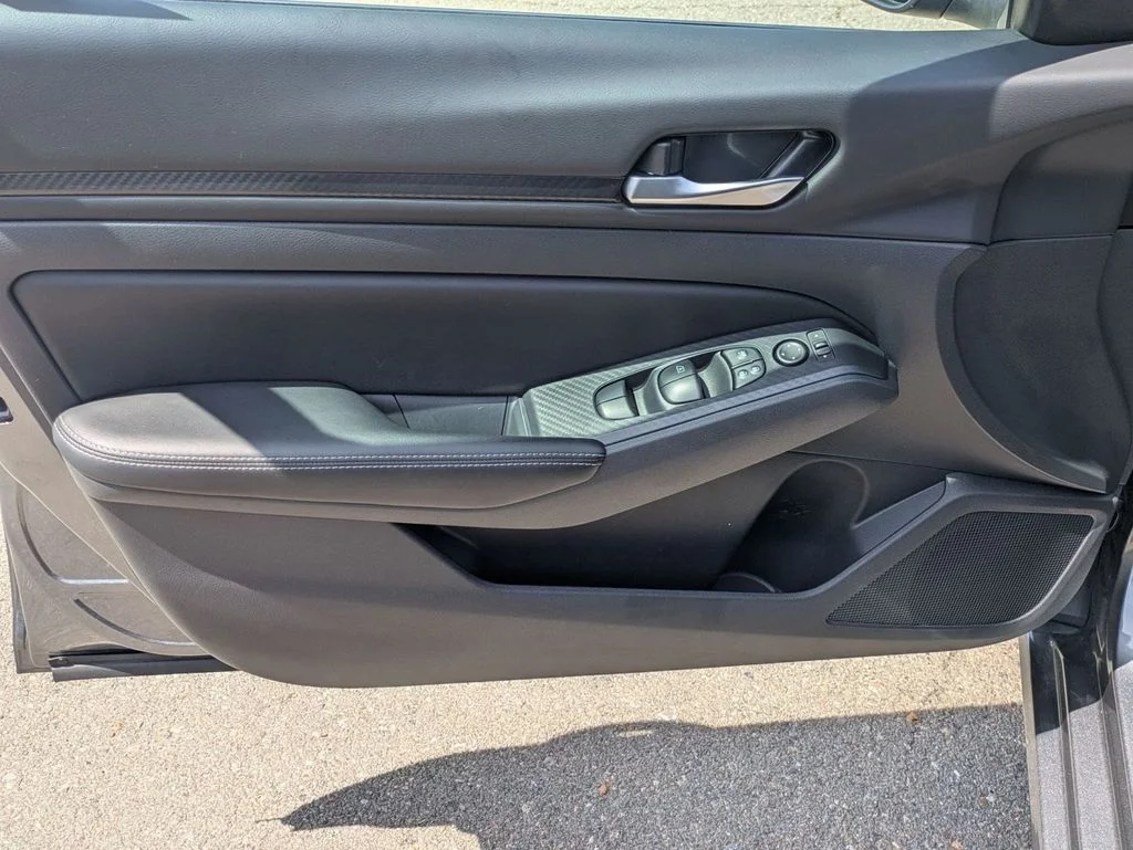 Used 2025 Gray Nissan 2.5 SV image 10
