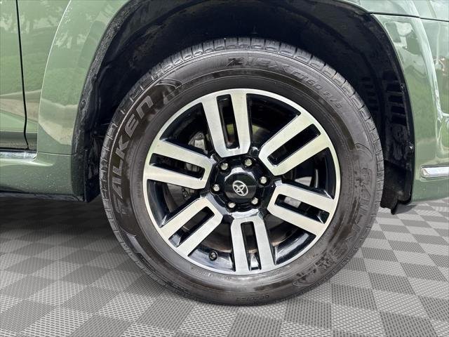 Certified Used 2022 ARMY GREEN Toyota  image 9