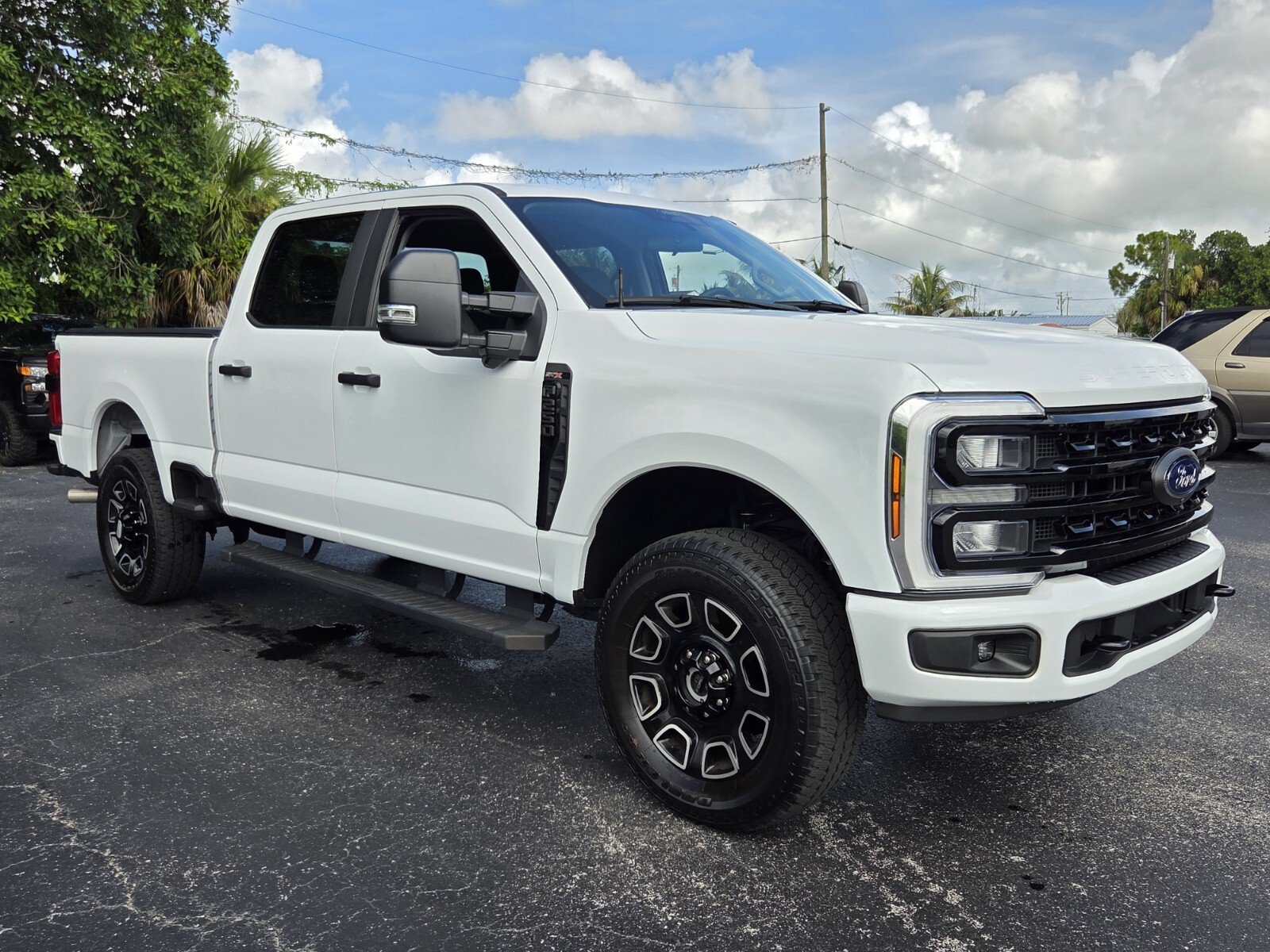 Used 2024 Oxford White Ford XL image 7