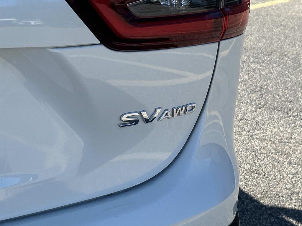 Used 2020 White Nissan SV image 13