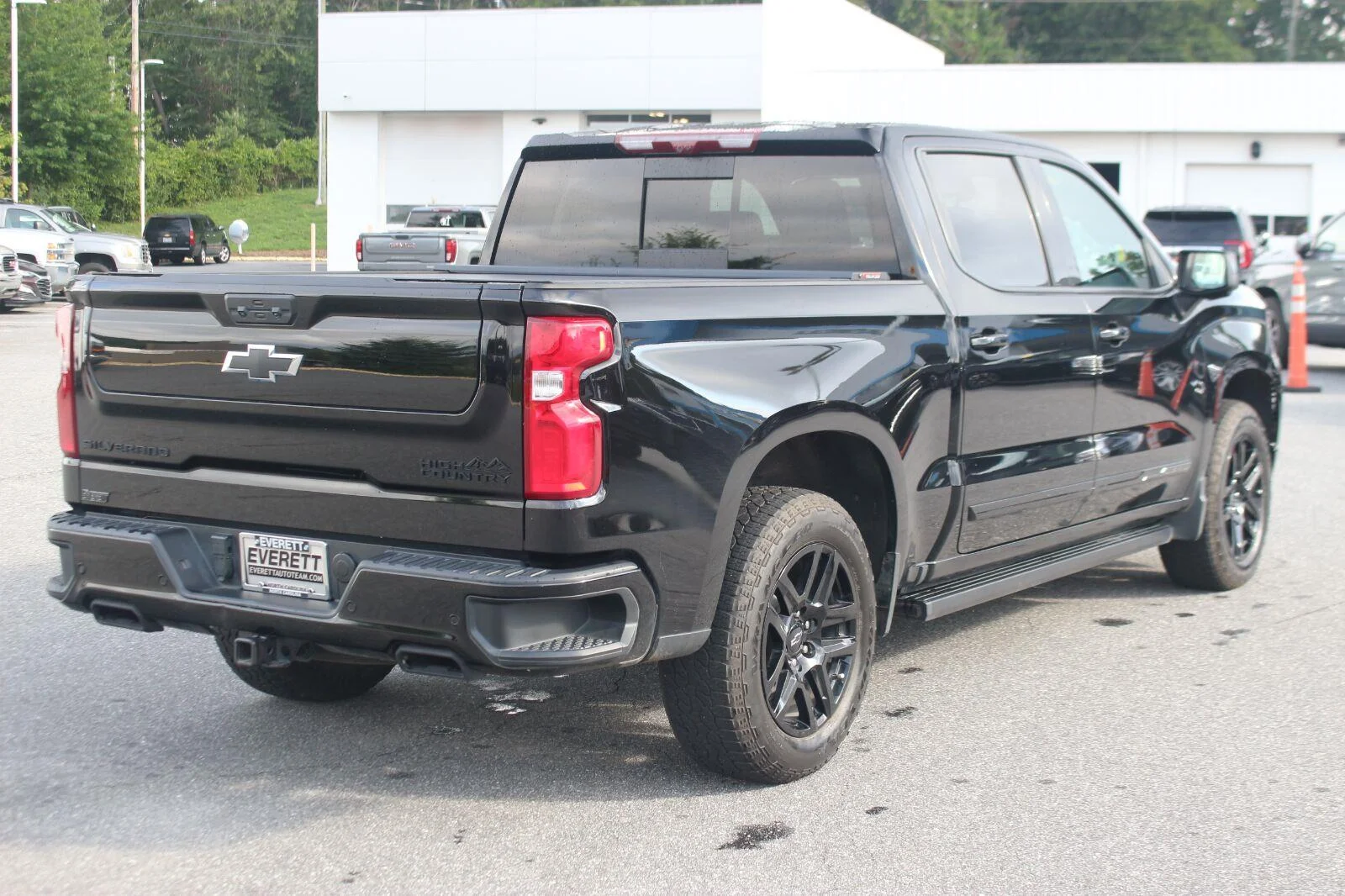 Used 2024 Black Chevrolet High Country image 7