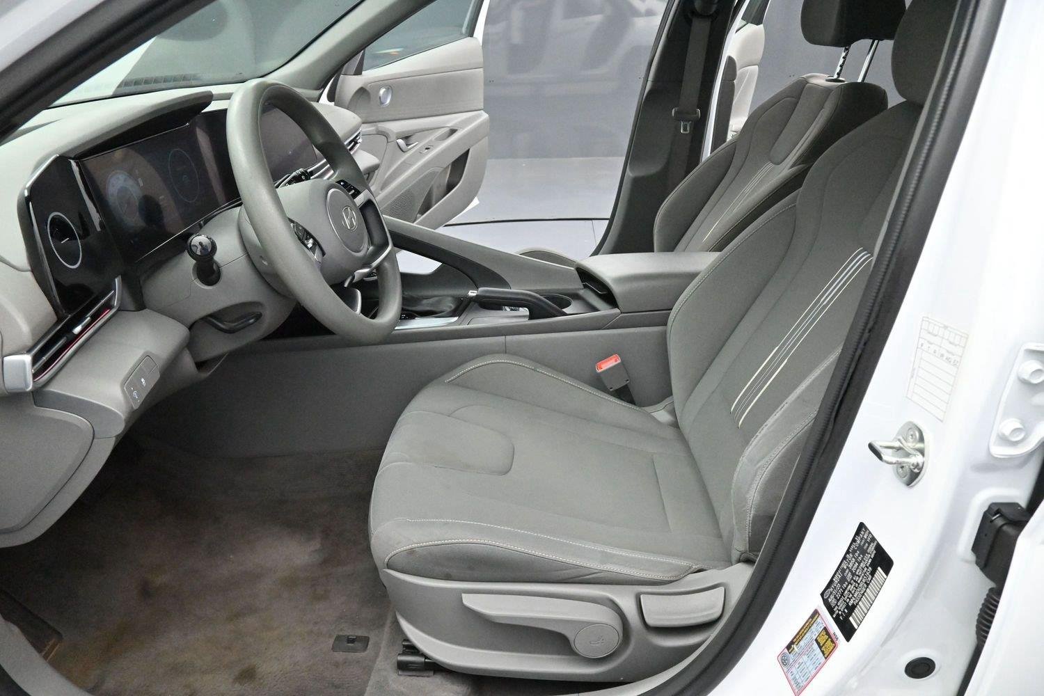Used 2024 Serenity White Hyundai SEL image 12