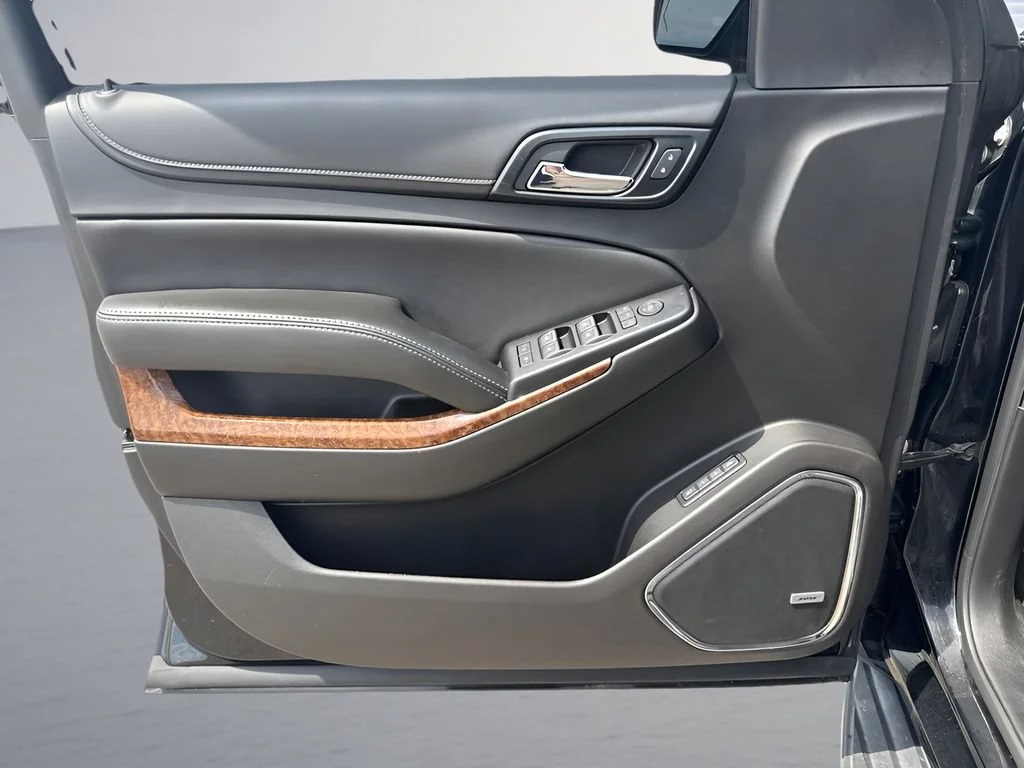 Used 2018 BLACK Chevrolet Premier image 32