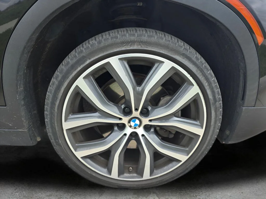 Used 2018 Black Sapphire Metallic BMW xDrive28i image 30