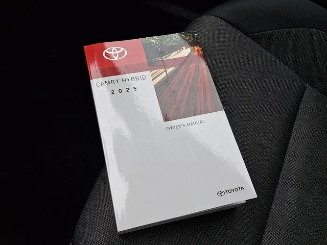 Used 2025 White Toyota LE image 26