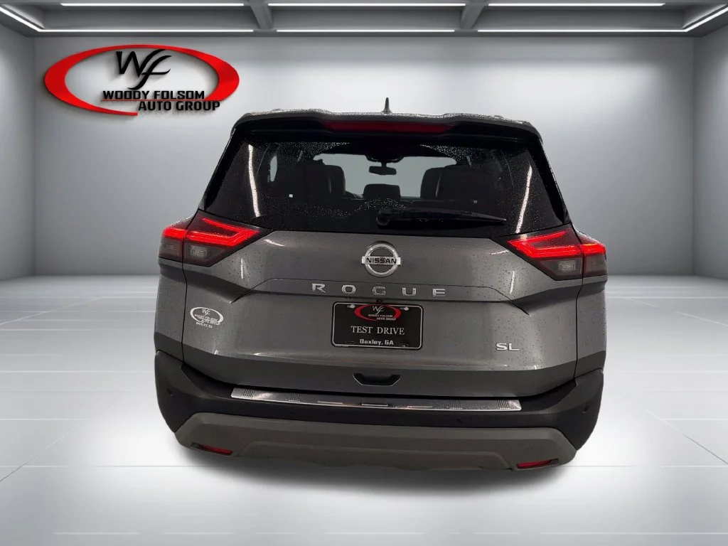 Used 2021 Gray Nissan SL image 7