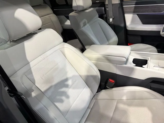 2026 Hyundai Santa Fe Limited - Photo 34