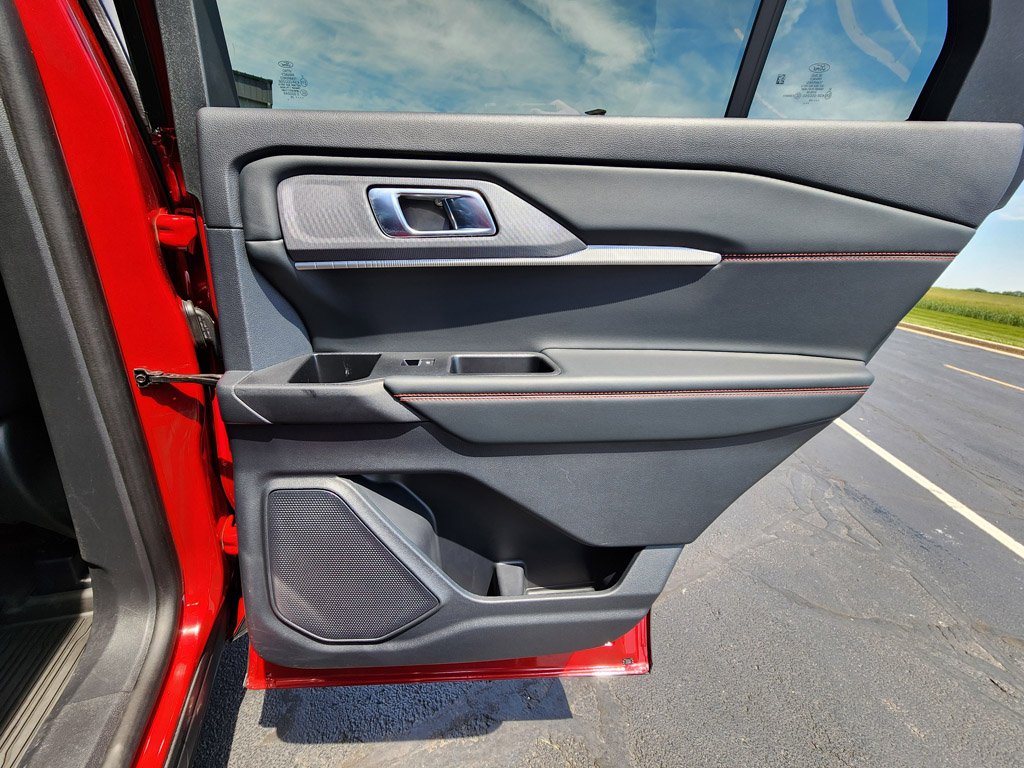 Used 2025 Rapid Red Metallic Tinted Clearcoat Ford ST-Line image 23