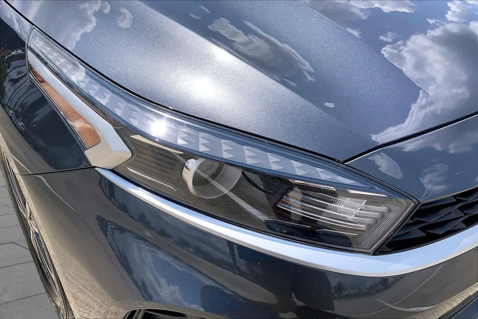 Used 2023 Gravity Gray Kia LXS image 27