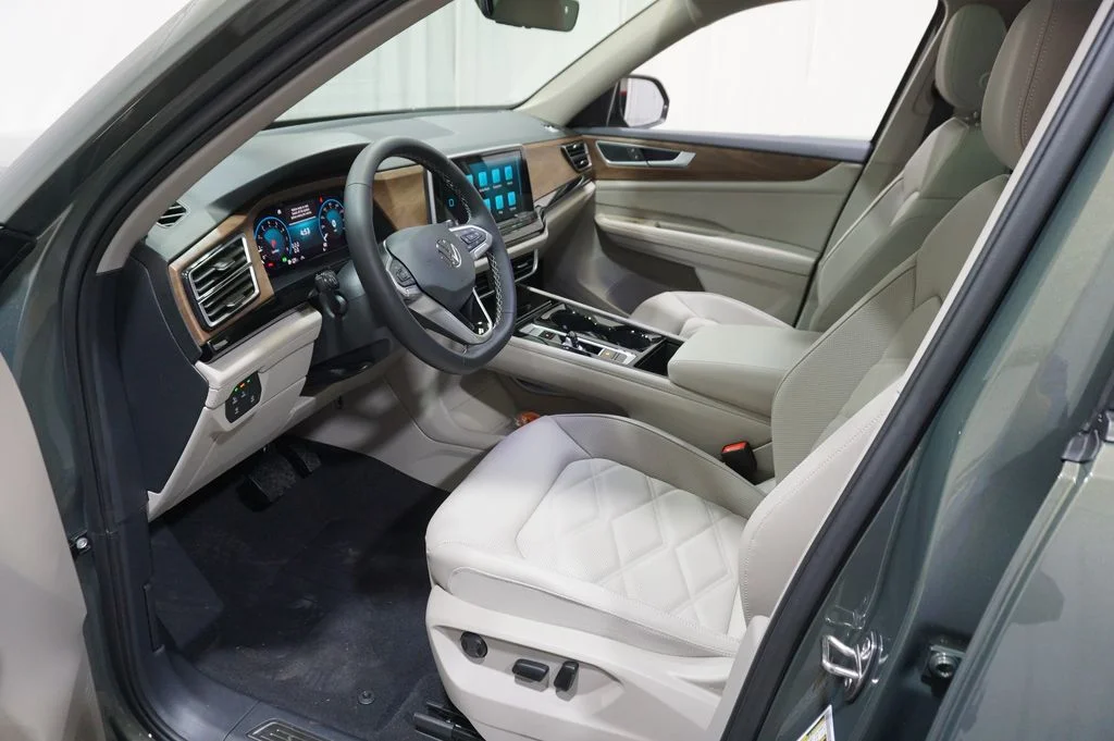 New 2026 Green Volkswagen 2.0T SE w/Technology image 9