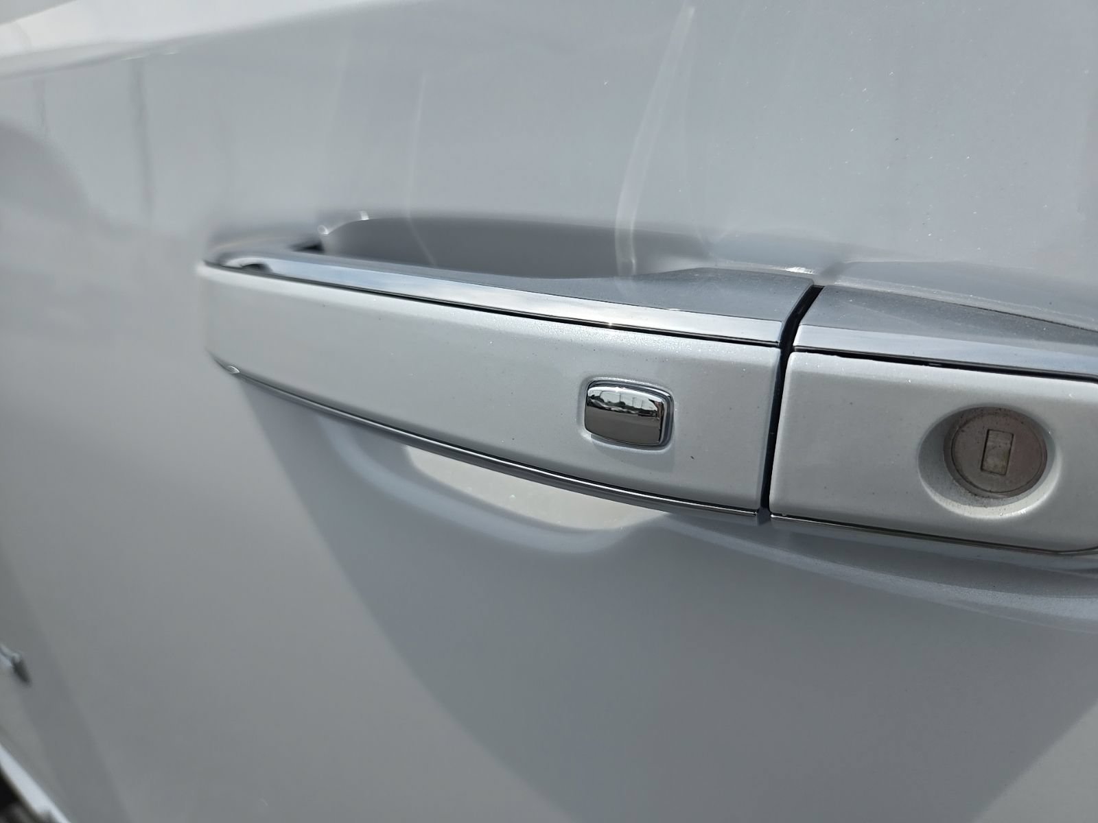 2026 GMC Yukon XL Denali - Photo 17