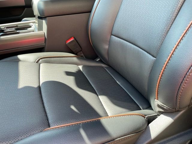 New 2026 Agate Black Metallic Ford F-250® Lariat® image 13