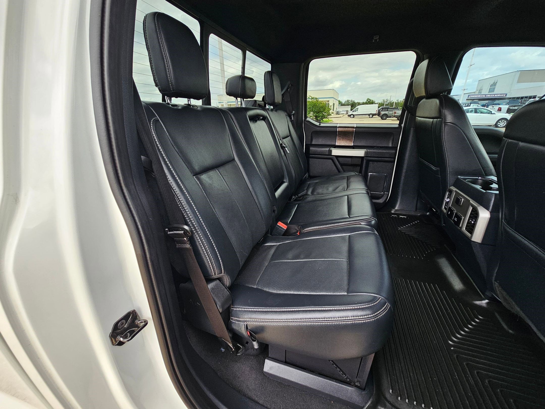 Used 2022 Star White Ford Lariat image 28