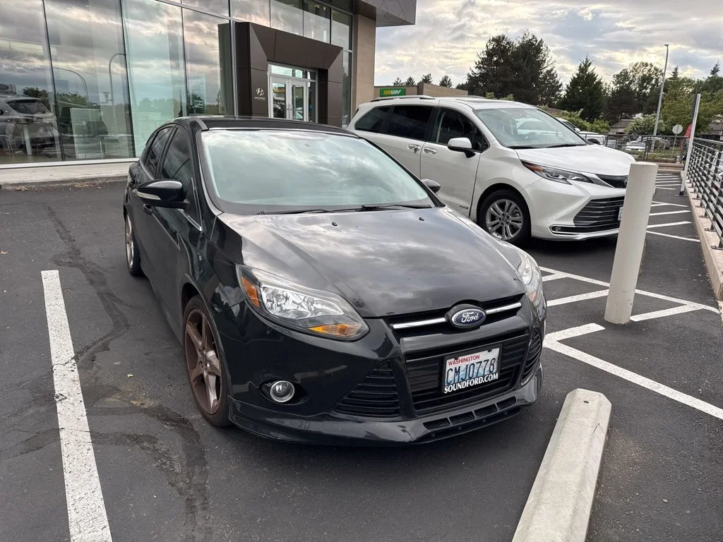 Used 2014 Ford Focus Titanium with VIN 1FADP3N25EL124091 for sale in Kirkland, WA